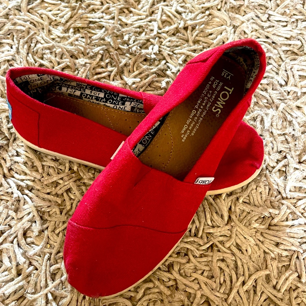Toms